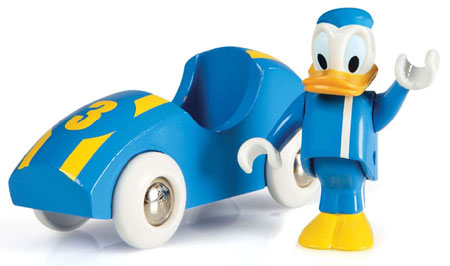 Donald mit Rennwagen (Brio)